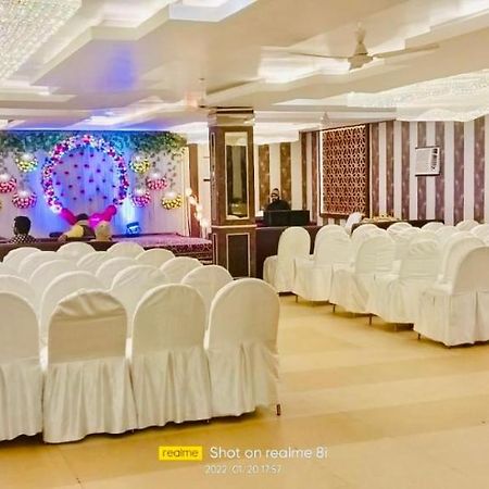 Hotel Pradeep Palace Gorakhpur Exterior photo