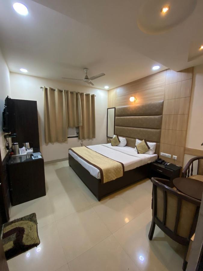 Hotel Pradeep Palace Gorakhpur Exterior photo