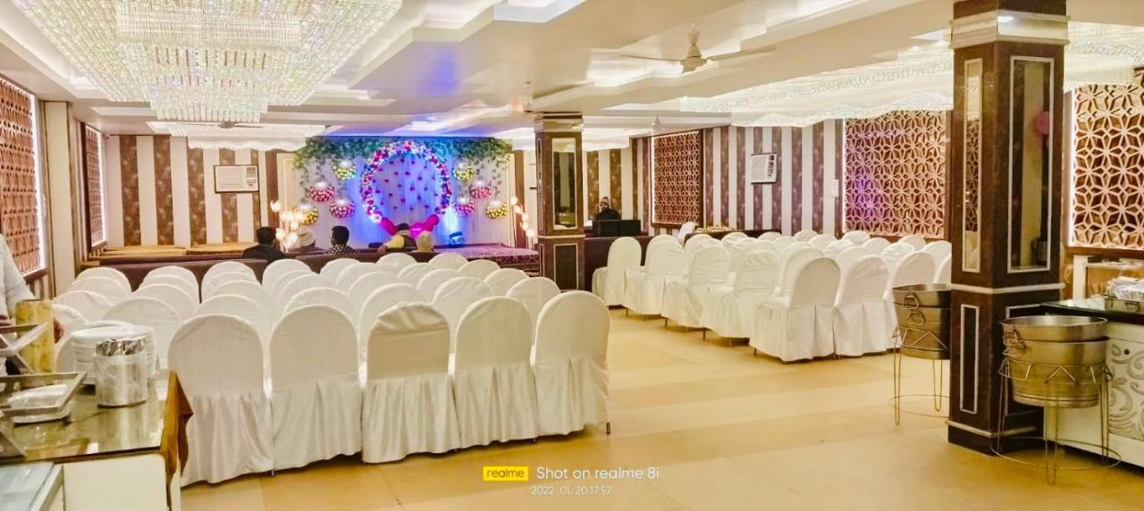 Hotel Pradeep Palace Gorakhpur Exterior photo