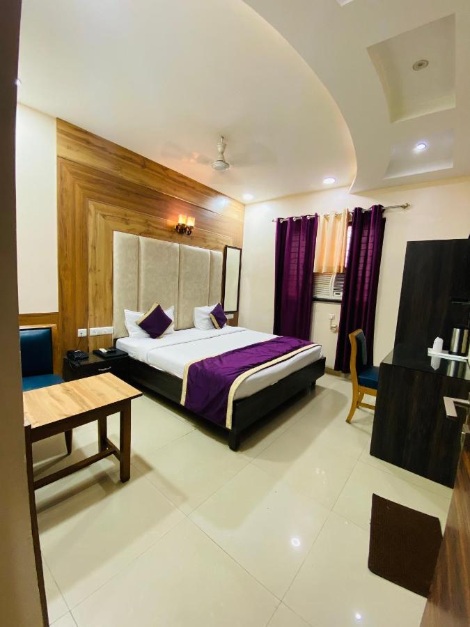 Hotel Pradeep Palace Gorakhpur Exterior photo