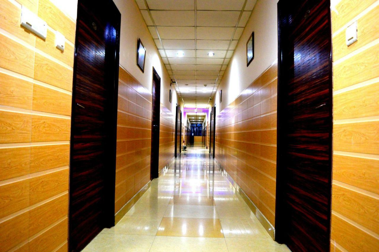Hotel Pradeep Palace Gorakhpur Exterior photo